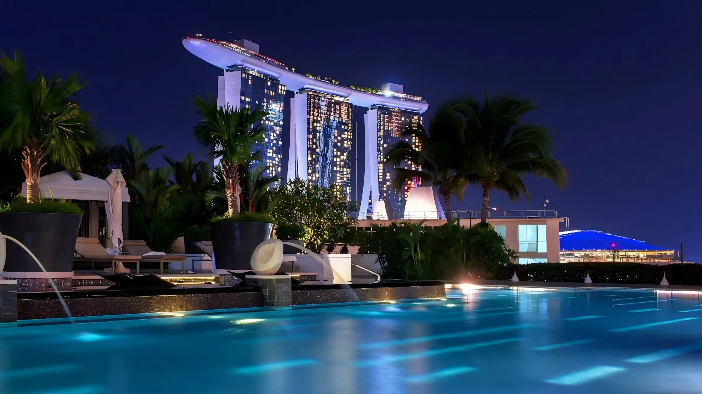 How Do Garden Globe Lights Transform Your Pool Experience
