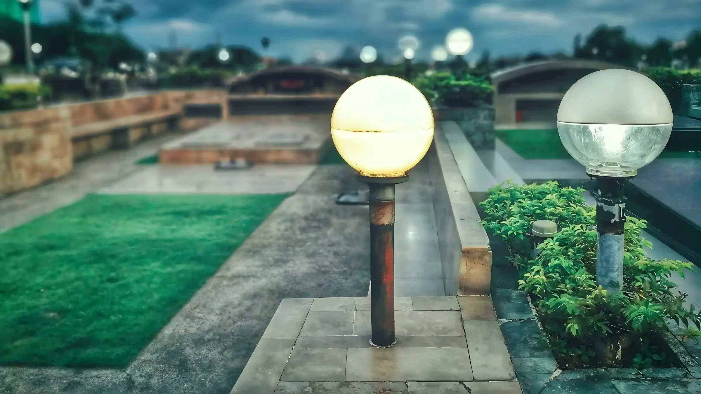 How Can Outdoor Solar Globe Lights Transform Your Poolside Ambiance?